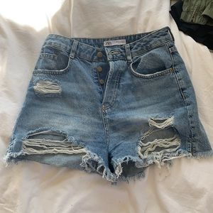 Zara denim shorts, size US 4